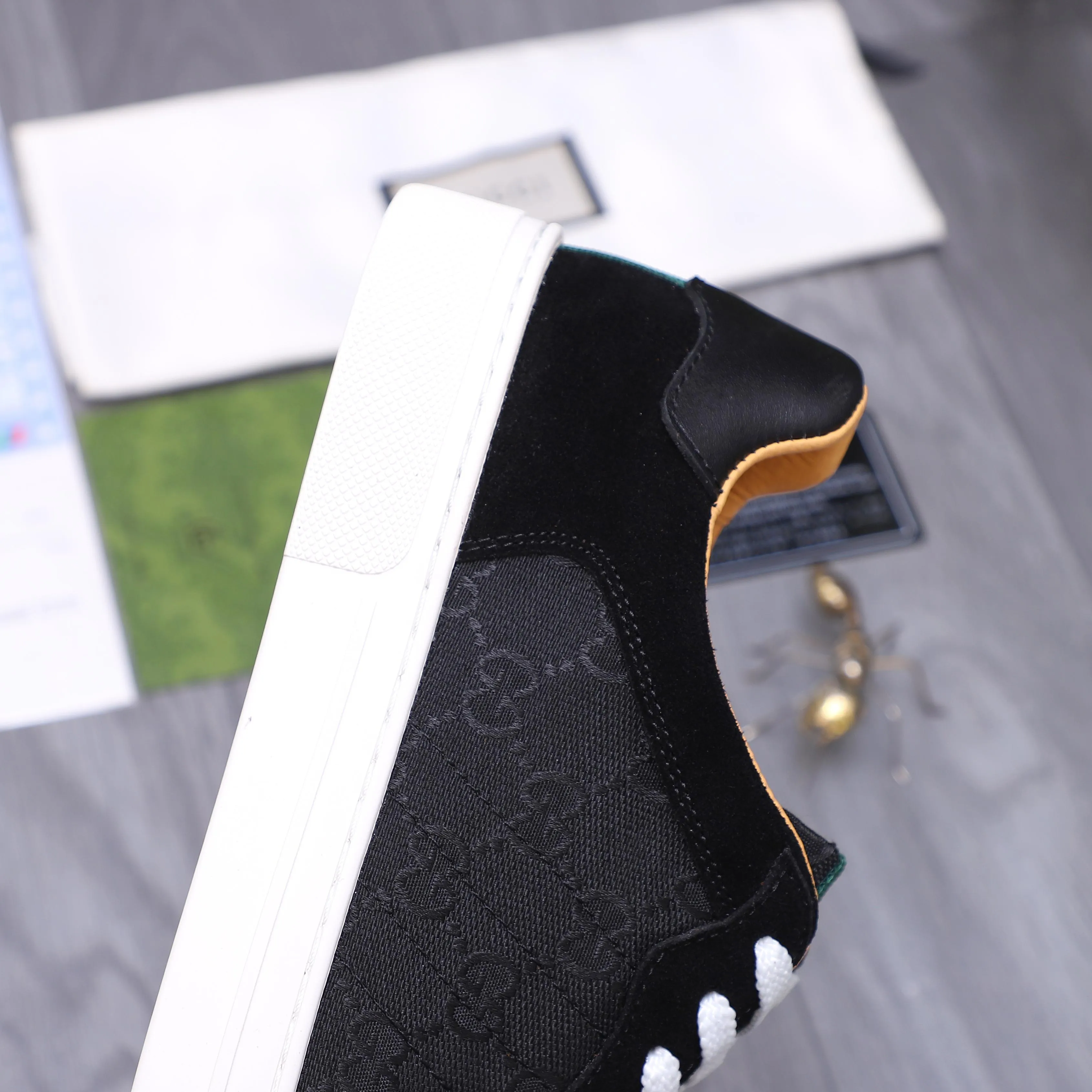 Men's shoes 💰p400 Product trademark: GUCCI "Gucci" casual lace-up men's shoes Regular size: 38-45 (45 is custom-made and non-returnable) Product materials: Selected classic woven stitching frosted cowhide upper, pigskin lining, original rubber outsole